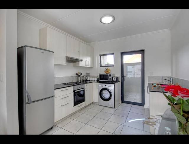 2 BEDROOM APARTMENT FOR SALE IN RIVONIA